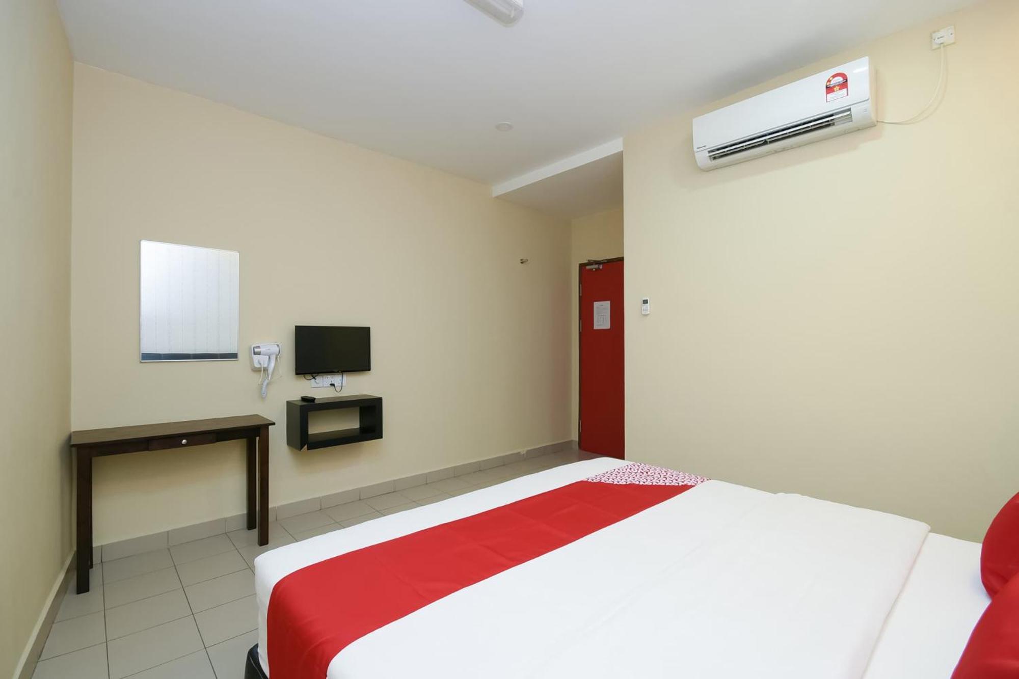 Oyo 89301 Ys Inn Miri Exterior photo