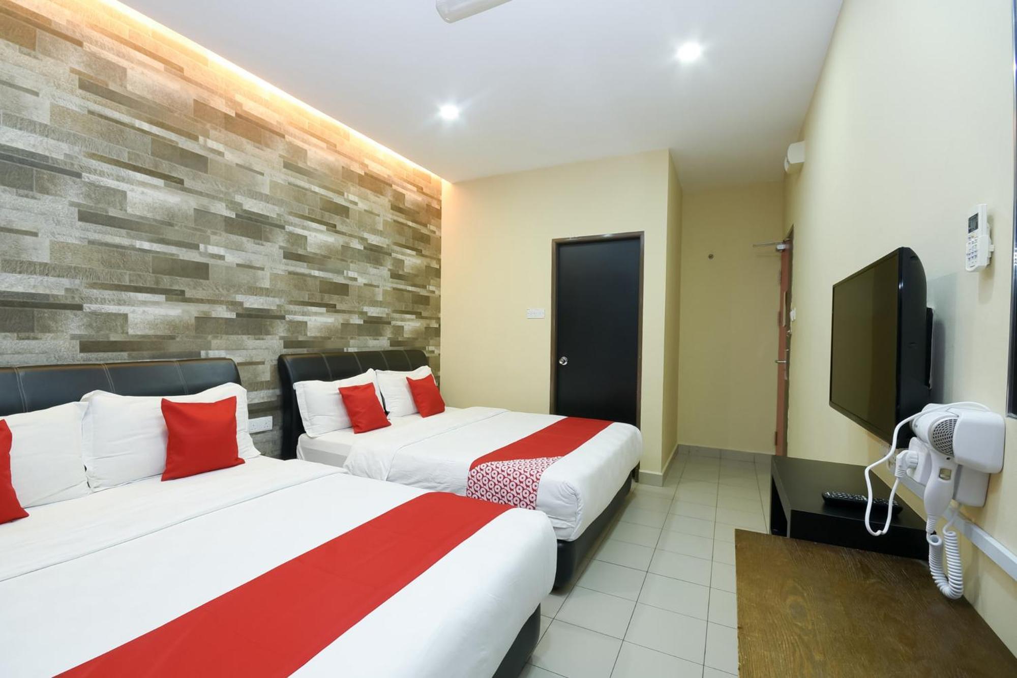 Oyo 89301 Ys Inn Miri Exterior photo